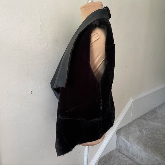 BLANK NYC Black Faux Shearling Vegan Leather Drape Front Open Vest EUC Size Med - Picture 8 of 12